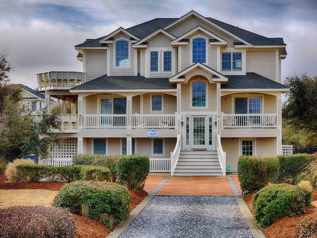 Sandmark custom remodel, image of front exterior of custom built home